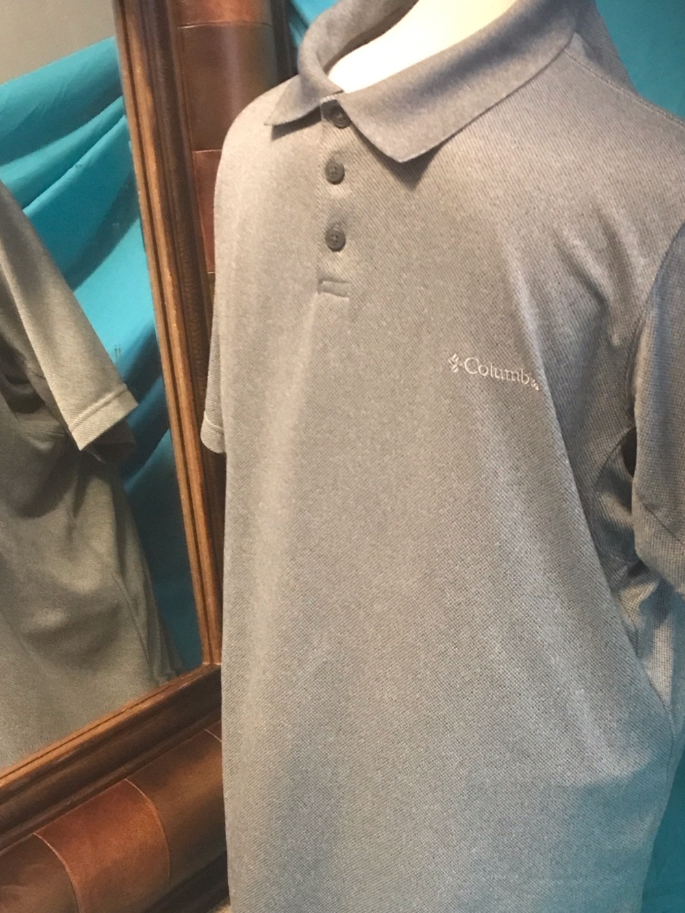Columbia Men's Light Gray Polo Shirt with Three-Button Placket